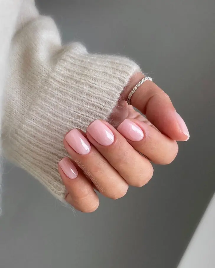 Нежно-розовые квадратные ногти