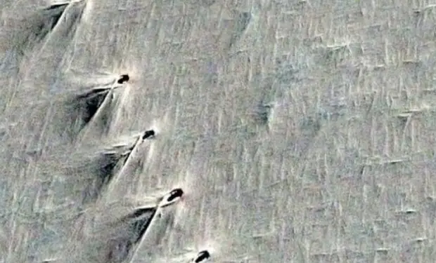 5 необъяснимых явлений Антарктиды, зафиксированных на фото из космоса