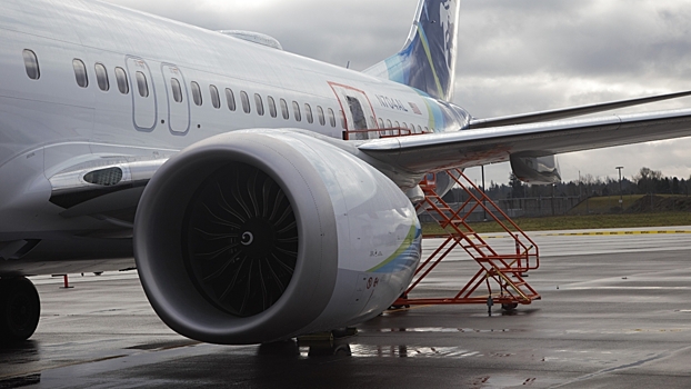 Авиакомпаниям посоветовали осматривать заглушки дверей на Boeing 737