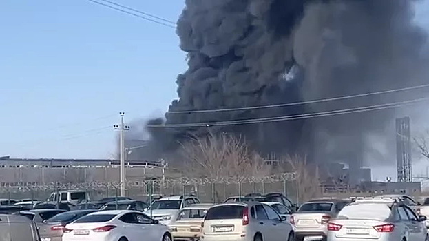 9 человек пострадали при пожаре на заводе в Ростовской области
