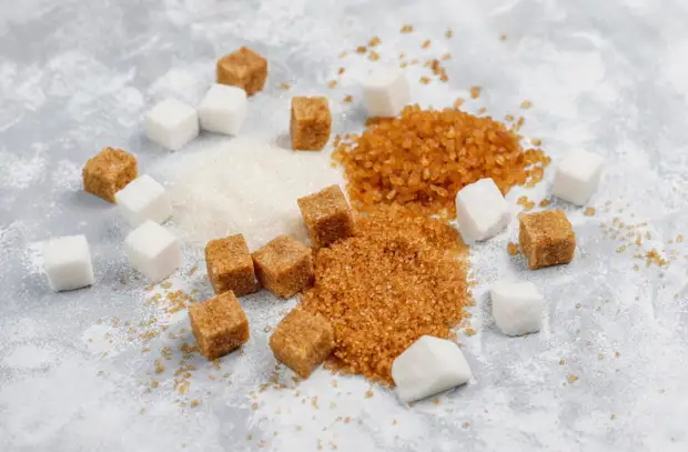 Чем отличается белый сахар от коричневого7