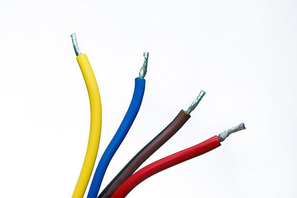 Чем отличается кабель от провода: разница простыми словами1