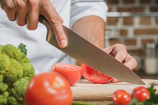 Диетолог: чем нож шире, тем он лучше режет