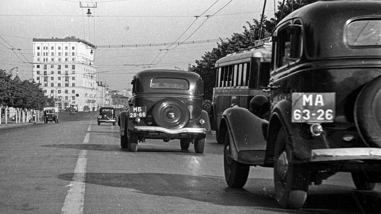 «Дырки» в правах и без лимита скорости: какие правила дорожного движения были в СССР3