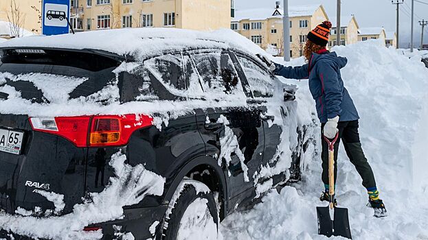 Эксперт рассказал, зачем автомобилисты снижают зимой давление в шинах