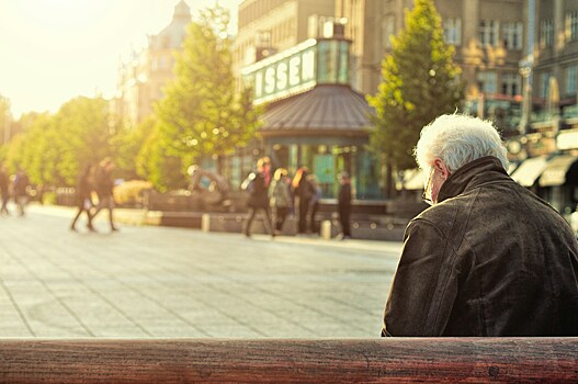 Геронтолог посоветовал пожилым людям отказаться от ряда привычек