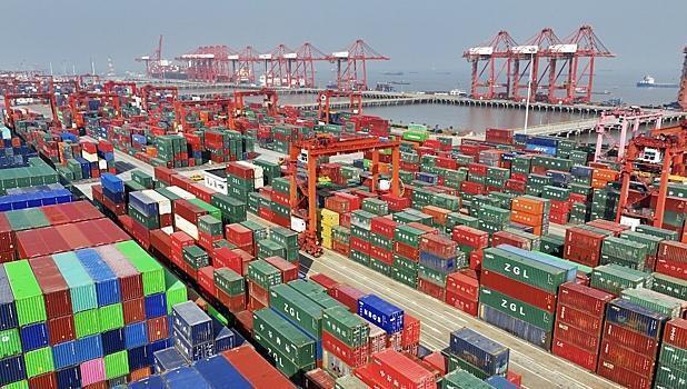 Годовой экспорт Китая упал впервые с 2016 года