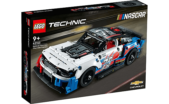 Гоночный Chevrolet Camaro серии NASCAR получил версию из Lego