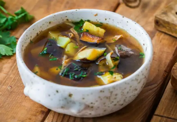 Грибной суп с баклажанами: сытное блюдо без грамма мяса0