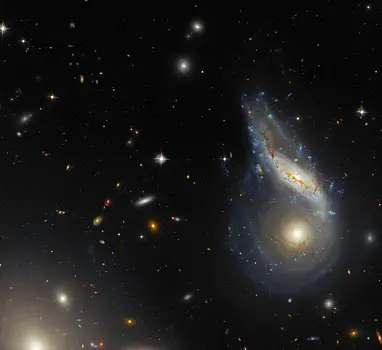 «Хаббл» заснял «ДТП» галактического масштаба