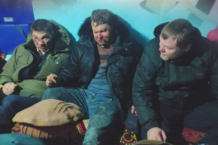 Hurriyet News опубликовал снимок россиян, выживших в катастрофе в Афганистане0