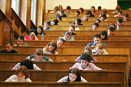 ИИ будет бороться со списыванием во время экзаменов в России