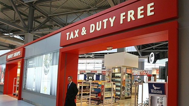 Пассажирам внутренних рейсов в аэропортах РФ разрешат продажу алкоголя