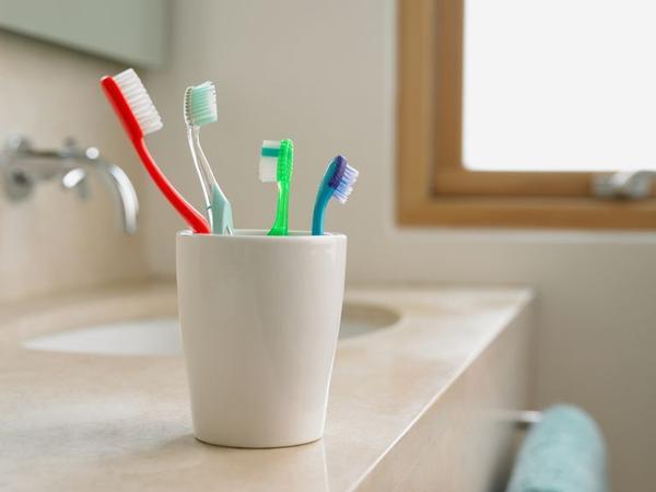Как хранить зубные щетки: десять правил1