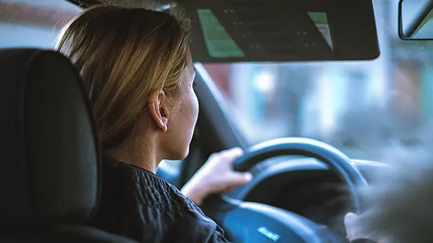 Эксперт рассказал, как обманывают на дорогах женщин-водителей