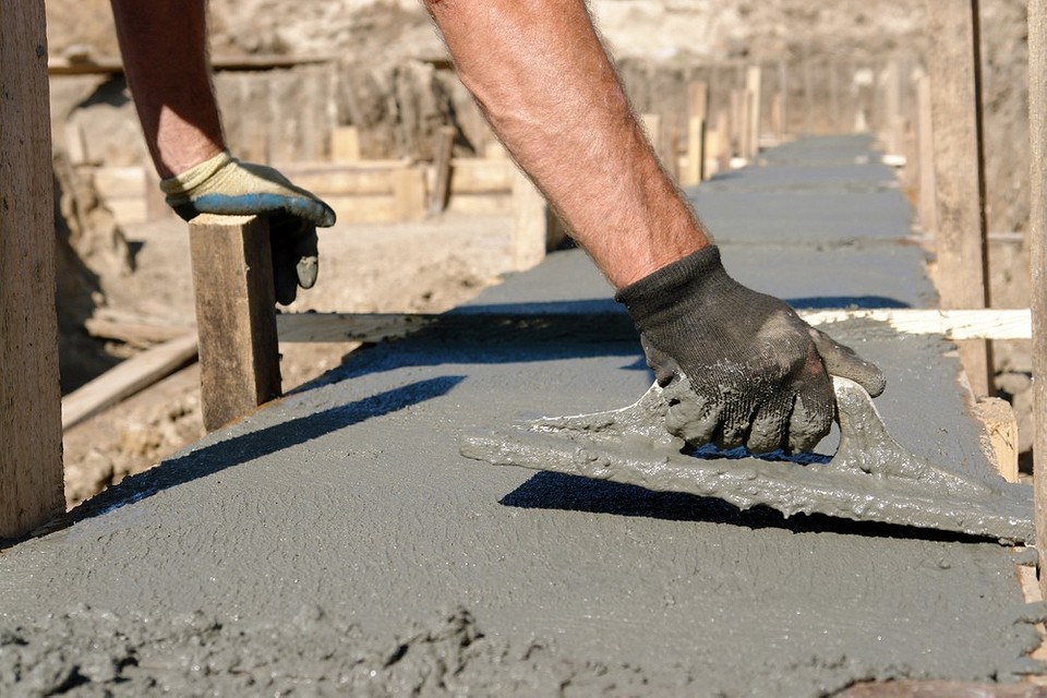 Как разводить цемент: пропорции песка и воды для раствора8