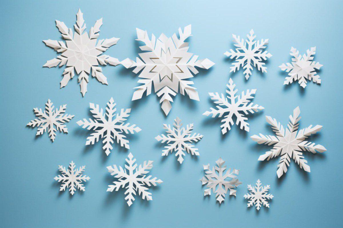 Как сделать красивые снежинки из бумаги на Новый год5
