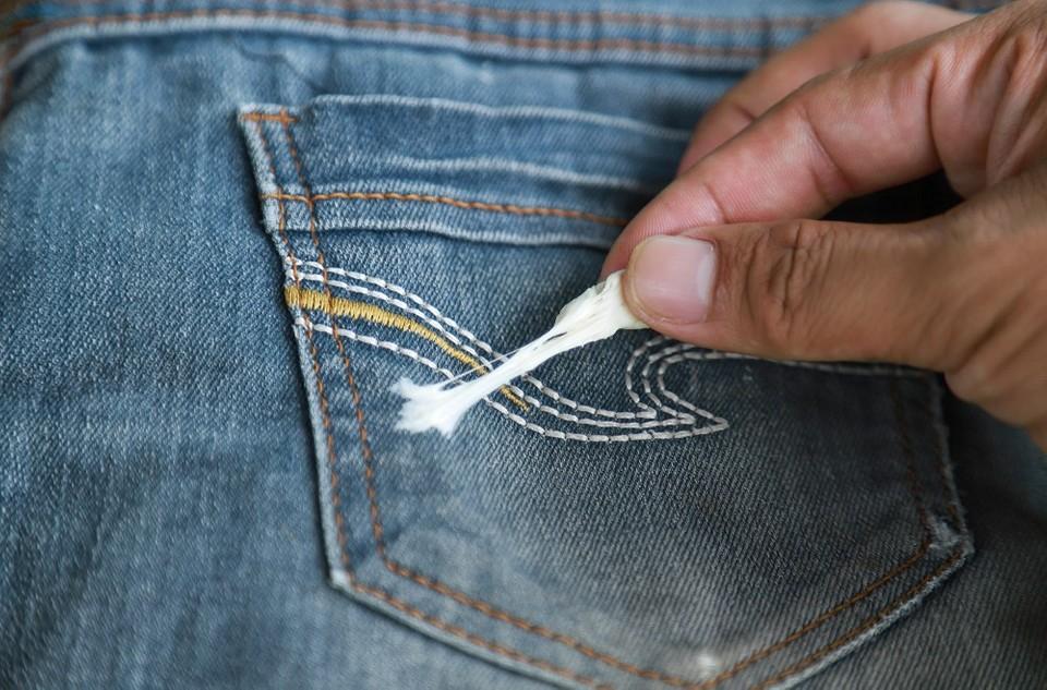 Как убрать жевательную резинку с одежды: 19 эффективных способов очистить пятна18