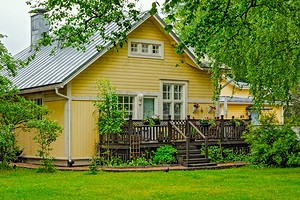 Как утеплить снаружи деревянный дом: материалы и правила теплоизоляции0