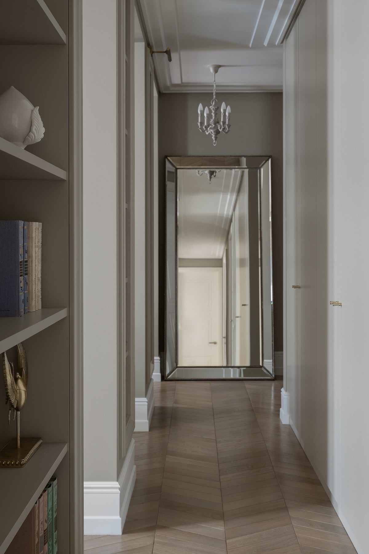 Квартира-будуар: сложные цвета, максимум функциональности и безупречный классический стиль24