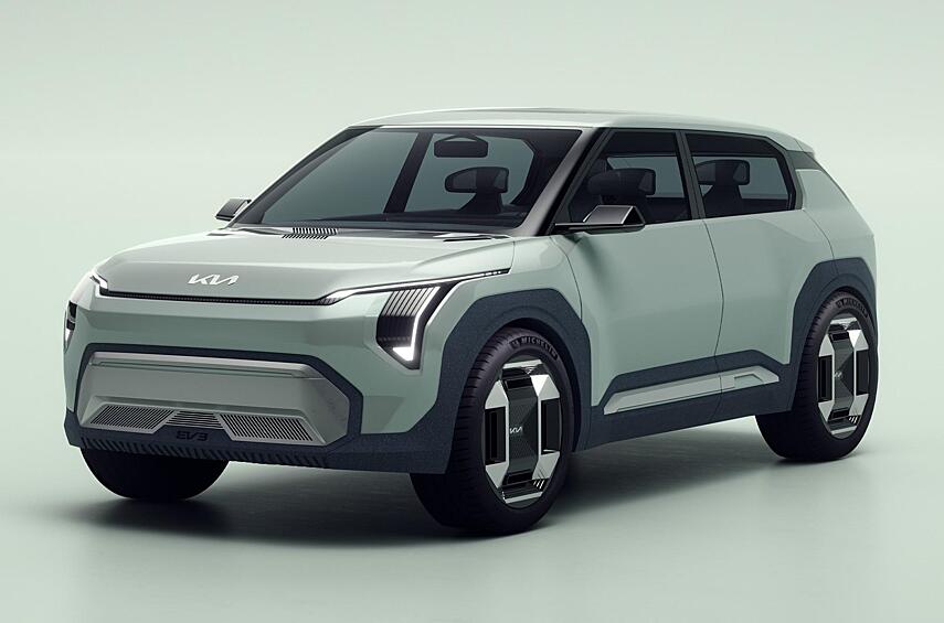 Kia EV3 и Kia EV4. Корейская фирма раскрыла сразу два «батарейных» концепт-кара — небольшой вседорожник и седан.