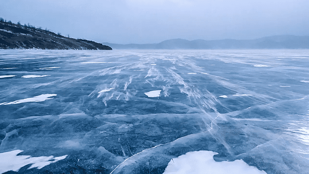 На Байкале произошел «ледовый удар»