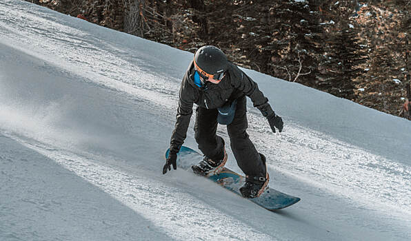 На горнолыжном курорте в Татарстане сноубордист упал с высоты в бетонированную яму