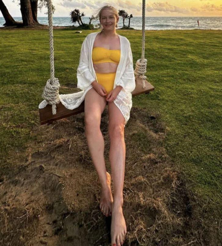 Ноги от ушей: Юлия Пересильд предстала в купальнике на отдыхе в Таиланде1