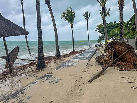 Отдыхающих на Маврикии россиян предупредили об угрозе урагана