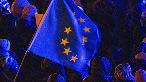 Во Франции призвали избавиться от Евросоюза, пока он не уничтожил Европу