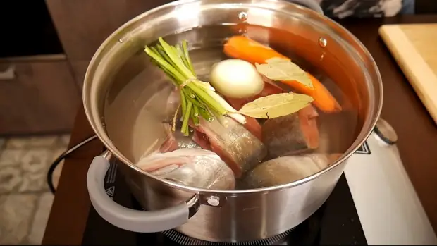 Простая солянка из рыбы. Рецепт вкусного рыбного супа