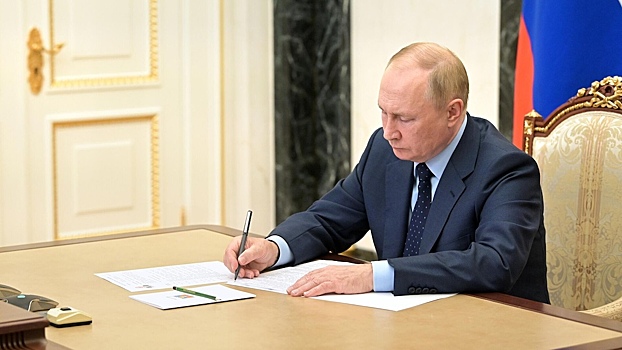 Путин подписал указ о статусе многодетных семей