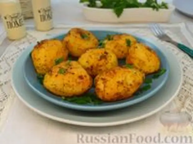 Фото к рецепту: Молодая картошка с паприкой и прованскими травами
