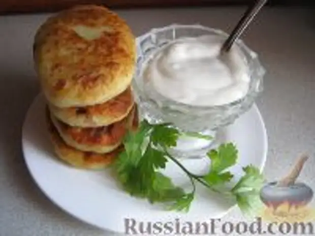 Фото к рецепту: Пирожки картофельные с мясом