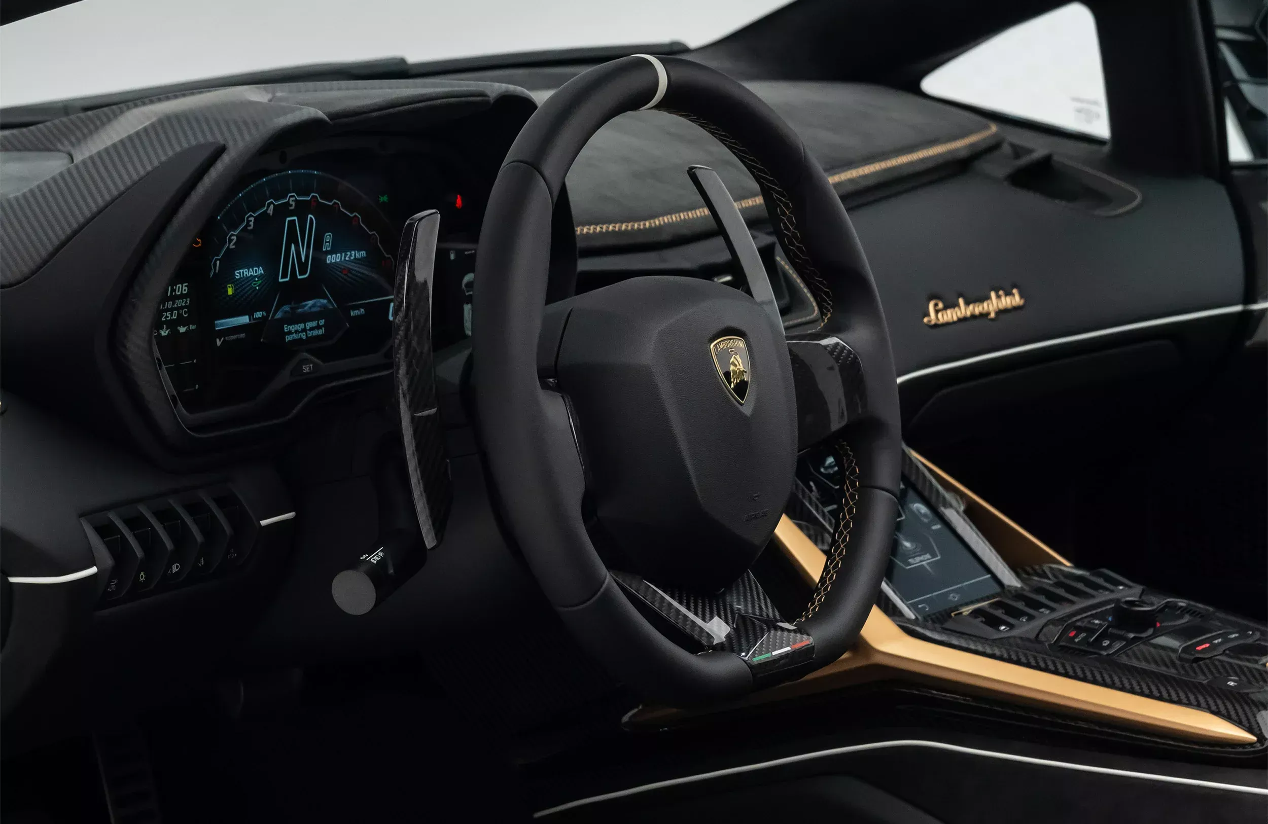 Редчайший супергибрид Lamborghini Sian FKP 37 Roadster появился в продаже в Дубае6