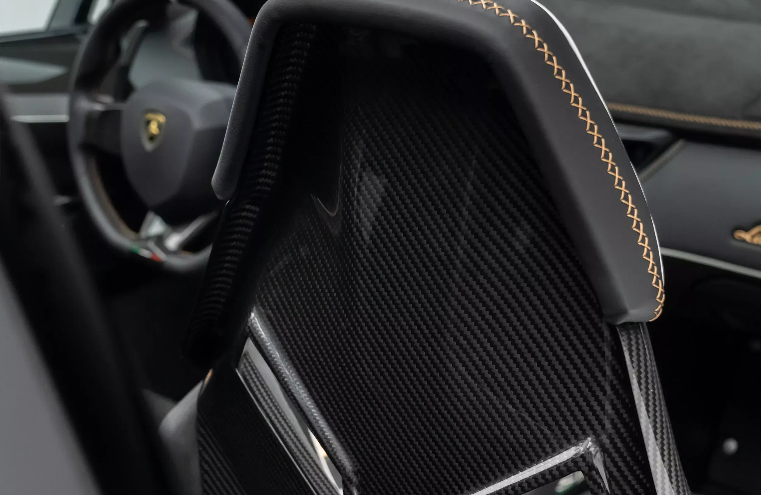 Редчайший супергибрид Lamborghini Sian FKP 37 Roadster появился в продаже в Дубае7
