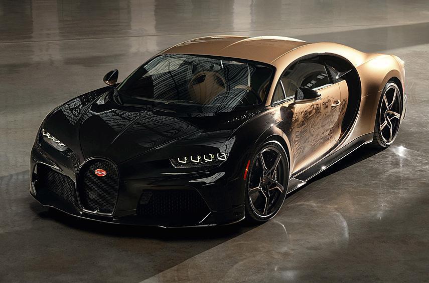 Bugatti Chiron Super Sport Golden Era. «Золотой» экземпляр расписан вручную. Его создание заняло пару лет, а непосредственно работа потребовала 400 часов.