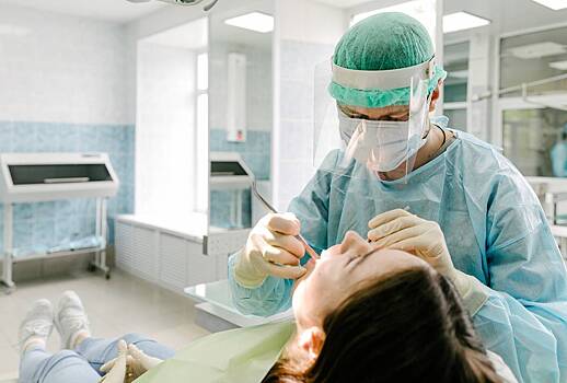 Россиянам перечислили главные показания к удалению зуба