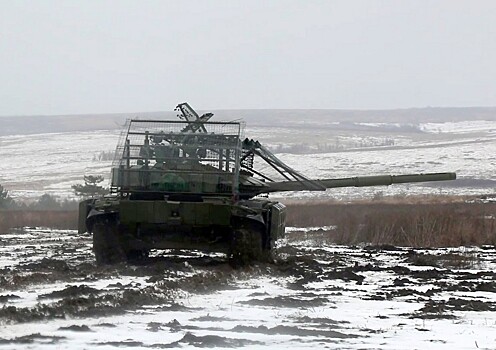 Российские танки оснастили радиоэлектронной защитой от дронов
