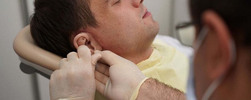 Российские ученые создали бионический протез ушной раковины
