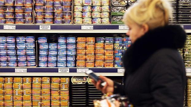 Власти РФ взялись за борьбу с массовой подделкой рыбных консервов