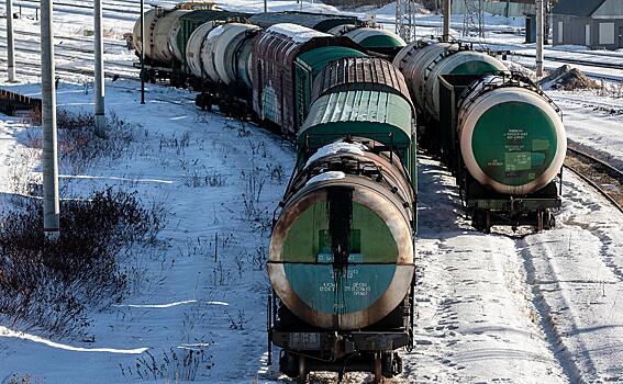 Российские перевозчики попросили вернуть запрет на экспорт бензина
