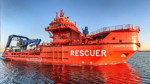 Спасательное судно не смогло подойти к застрявшему в Охотском море танкеру