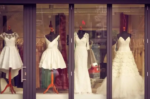 Стилист Скороходова назвала платье невесты главным трендом 2024 года0