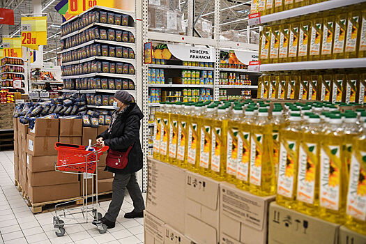 Супругов из Ленобласти арестовали за проукраинские листовки в супермаркете