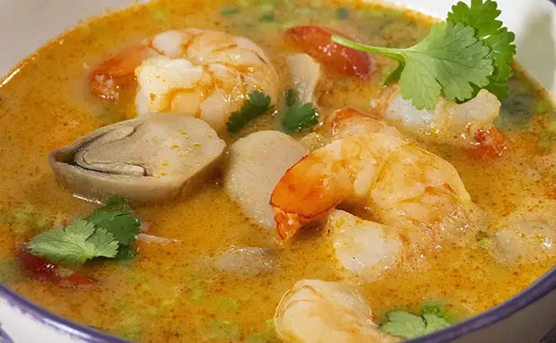 Том Ям считается сложным супом, но мы сварим его всего за 20 минут. Показываем рецепт0