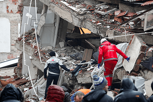 Три известных артиста погибли при землетрясении в Турции