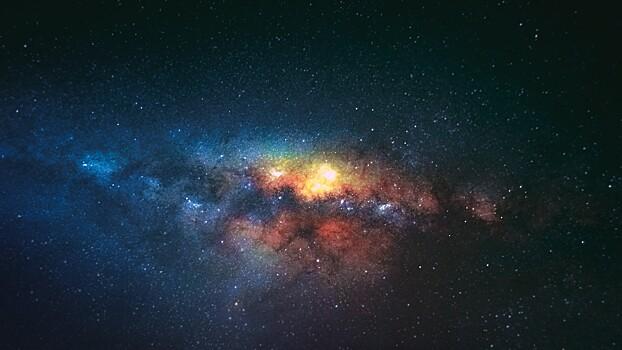 Ученые обнаружили причудливую галактику без звезд
