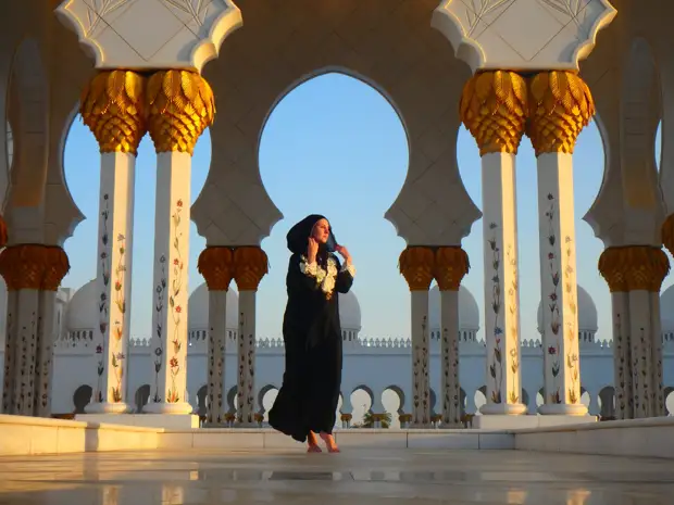 В путешествии по ОАЭ первый раз надела хиджаб. Поняла, как это удобно и почему женщины востока носят эту одежду6