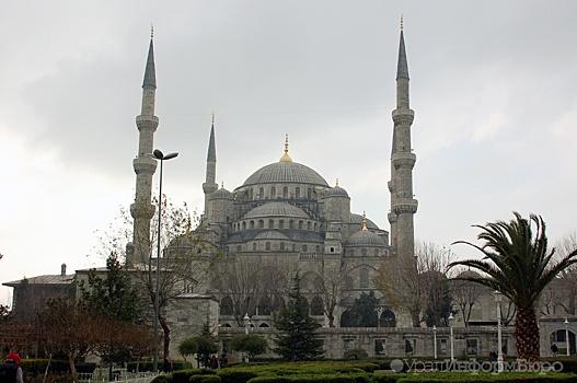 Вход в мечеть Айя-София в Стамбуле сделали платным для иностранных туристов